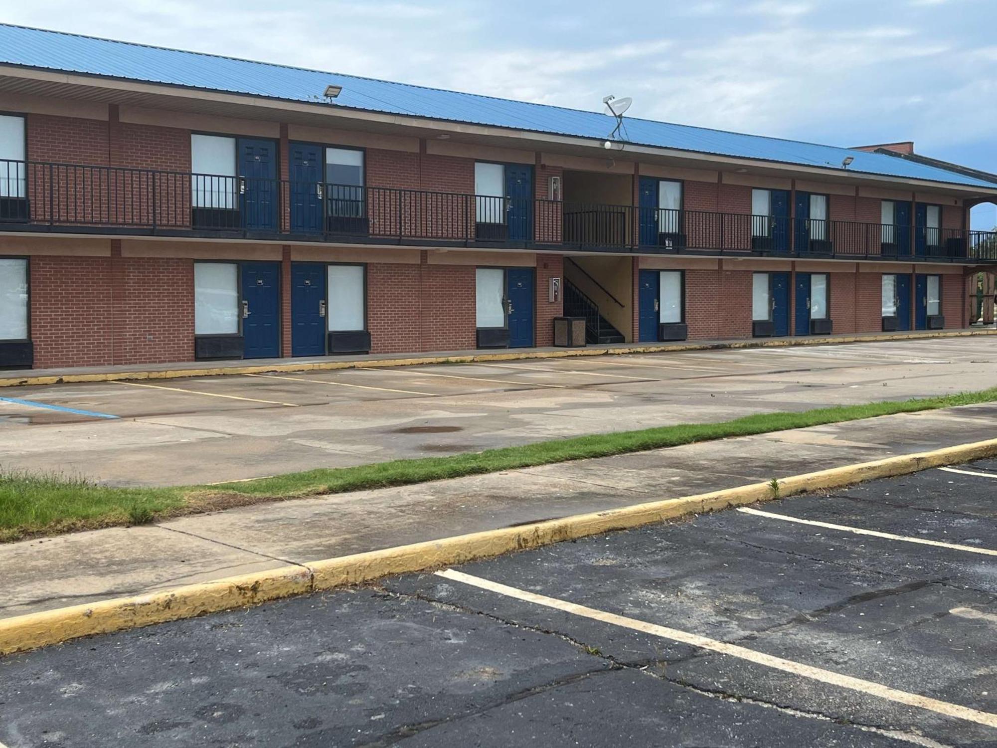 Motel 6 Greenwood, Ms Εξωτερικό φωτογραφία
